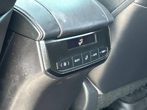 Used 2023 Toyota Highlander XSE FWD image 21