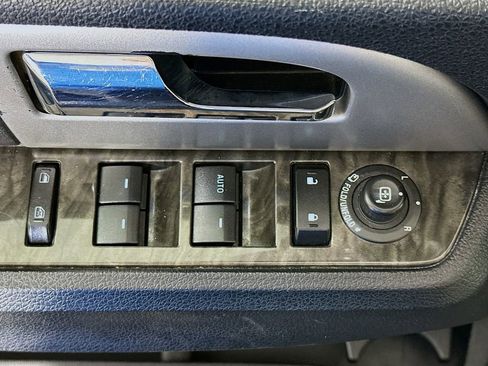 Used 2017 Ford Expedition Limited image 22