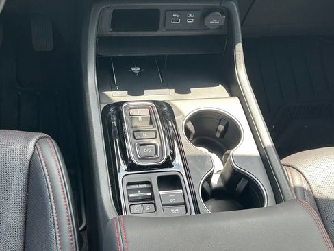 Used 2025 Honda Pilot Black Edition image 23