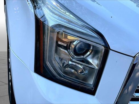 Used 2018 GMC Yukon Denali RWD image 28