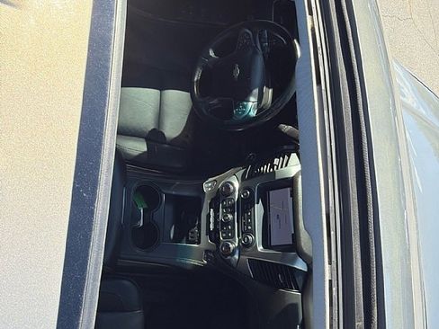 Used 2019 Chevrolet Suburban LT image 31