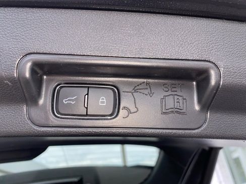 Certified 2022 Ford Explorer XLT w/ Equipment Group 202A image 24