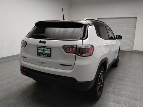 Used 2025 Jeep Compass Trailhawk AWD/4WD image 7