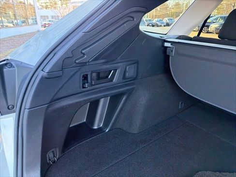 Used 2021 Subaru Outback Premium image 32