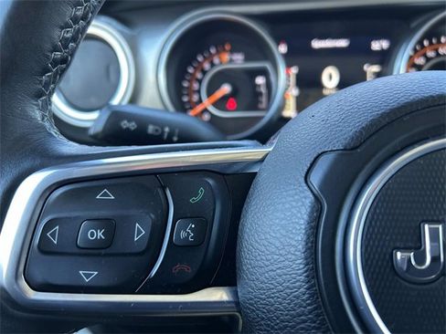 Used 2018 Jeep Wrangler Unlimited Sahara image 23