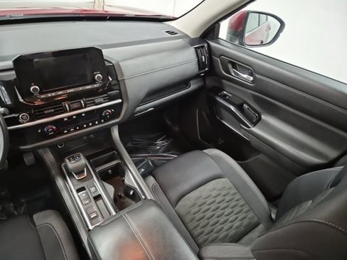 Certified 2022 Nissan Pathfinder SV w/ SV Black Package image 17