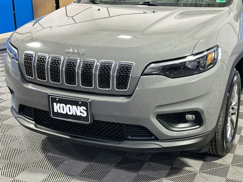 Used 2019 Jeep Cherokee Latitude Plus w/ Comfort/Convenience Group image 39