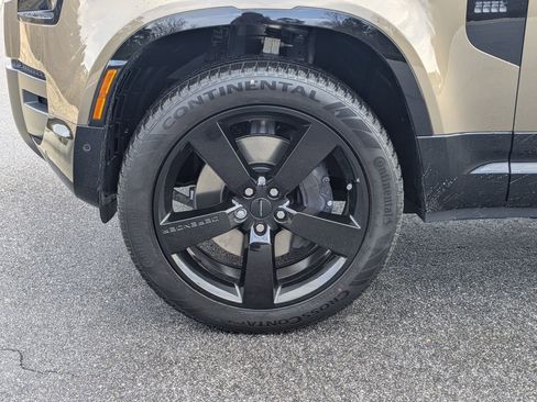 New 2026 Land Rover Defender 110 X-Dynamic SE image 35