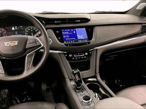 Used 2025 Cadillac XT5 Premium Luxury FWD image 7