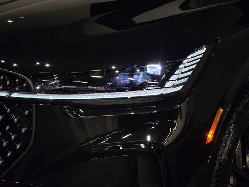 New 2024 Lincoln Nautilus Reserve w/ Equipment Group 203A image 12