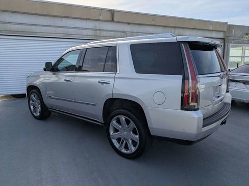 Used 2018 Cadillac Escalade Premium Luxury AWD/4WD image 5