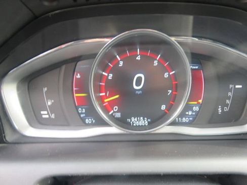 Used 2015 Volvo XC60 T6 R-Design image 18