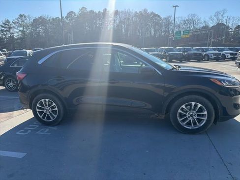 Used 2021 Ford Escape SE image 9