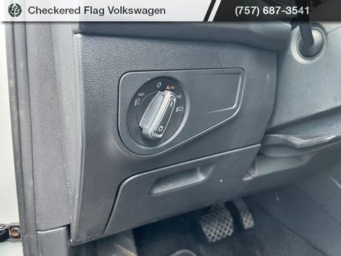Used 2019 Volkswagen Tiguan SEL Premium AWD/4WD image 17