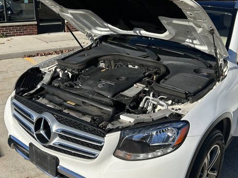 Used 2018 Mercedes-Benz GLC 300 4MATIC image 41