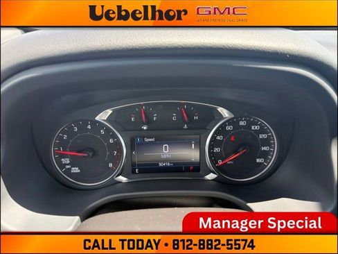 Used 2023 GMC Acadia SLE w/ Driver Convenience Package FWD image 29