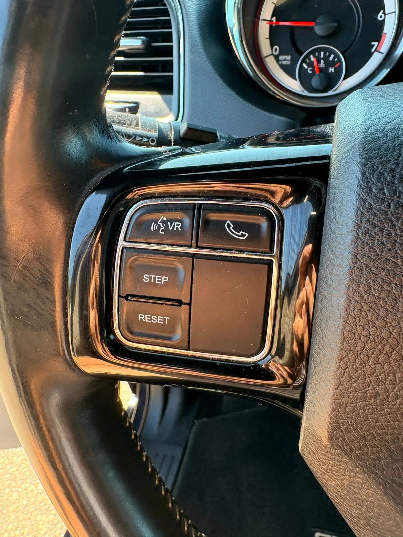 Used 2016 Dodge Grand Caravan SE FWD image 17