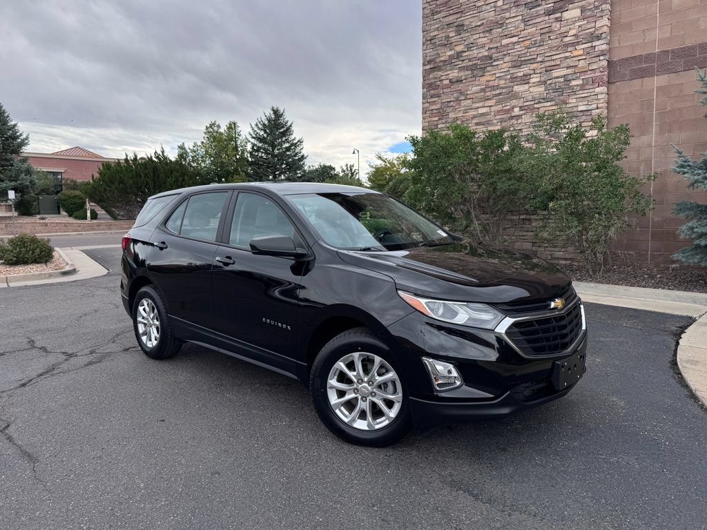 Used 2020 Chevrolet Equinox LS AWD/4WD image 2