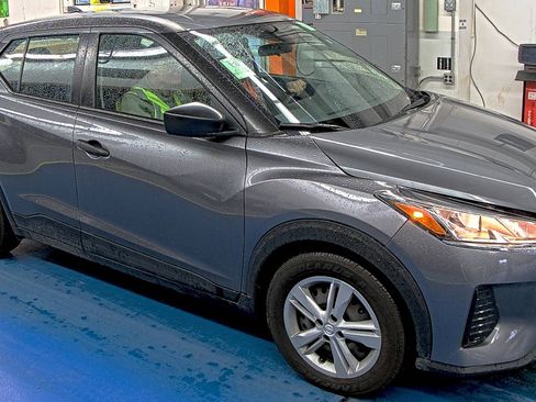 Used 2023 Nissan Kicks S FWD image 4