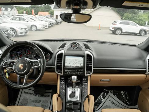 Used 2016 Porsche Cayenne AWD/4WD image 14