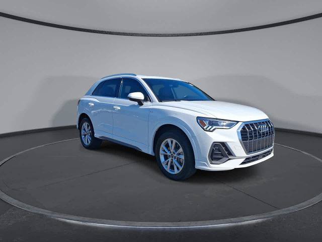 Used 2025 Audi Q3 2.0T Premium AWD/4WD image 2