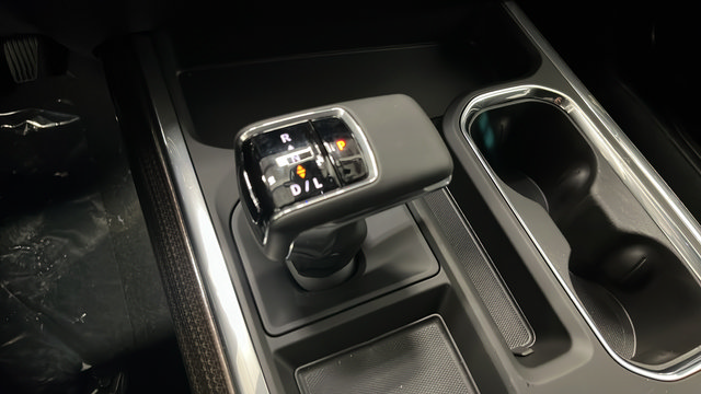 New 2026 Chevrolet Silverado 1500 RST w/ Dark Appearance Package AWD/4WD image 18