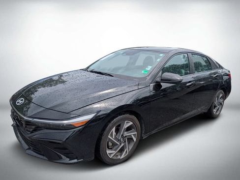 Used 2024 Hyundai Elantra Limited FWD image 7