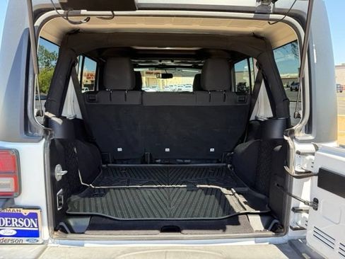 Used 2015 Jeep Wrangler Unlimited Sport w/ Quick Order Package 24S AWD/4WD image 40