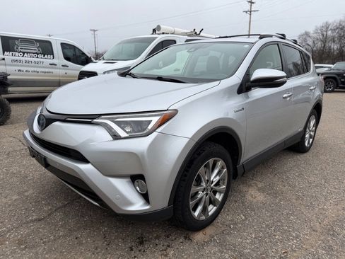 Used 2016 Toyota RAV4 Limited image 1