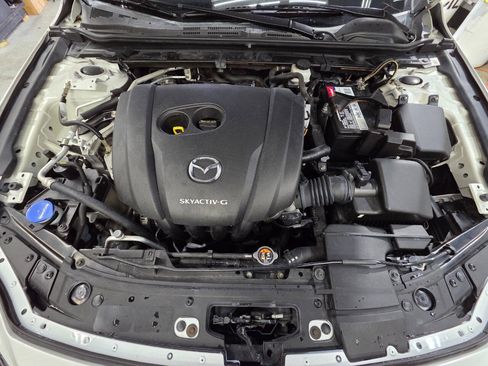 Used 2020 MAZDA MAZDA3 Hatchback FWD image 28