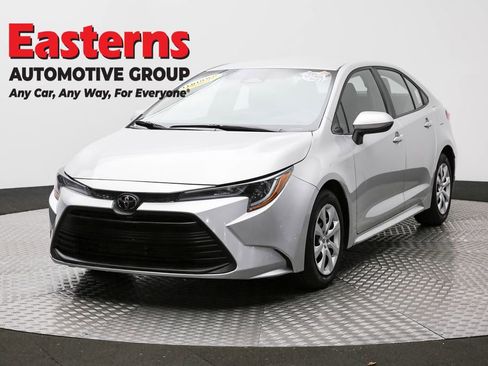 Used 2023 Toyota Corolla LE image 1