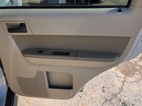 Used 2010 Ford Escape XLT FWD image 32