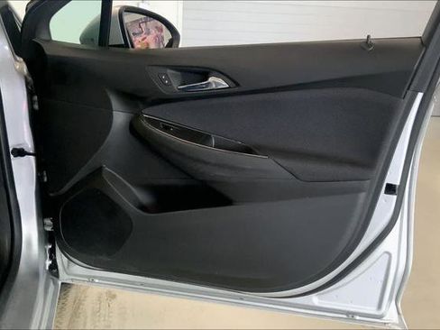 Used 2017 Chevrolet Cruze LS FWD image 26