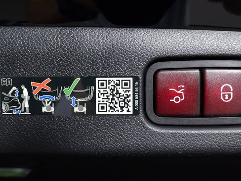 Used 2025 Mercedes-Benz E 350 4MATIC Sedan image 66