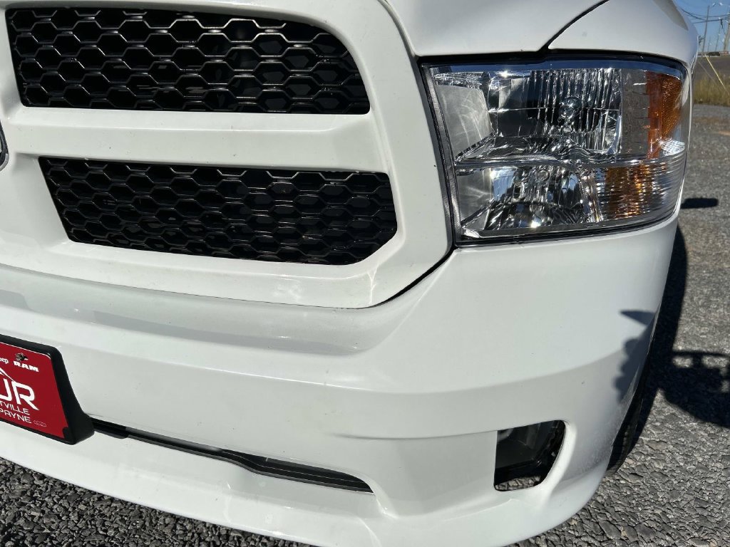 Used 2015 RAM 1500 Express RWD image 35