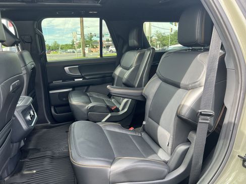 Used 2025 Ford Expedition Tremor AWD/4WD image 25