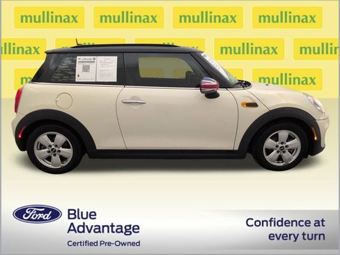 Used 2018 MINI Cooper 2-Door Hardtop image 2