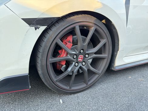 Used 2019 Honda Civic Type R image 13