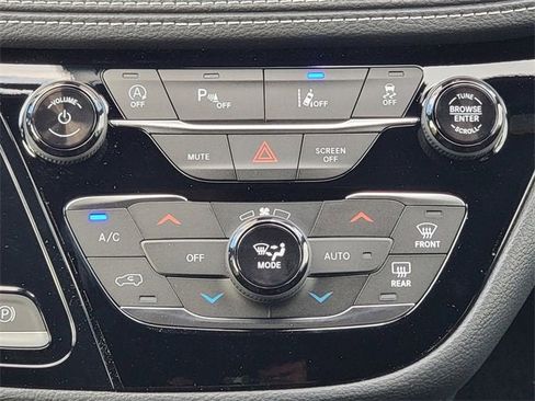 New 2026 Chrysler Pacifica Select image 29