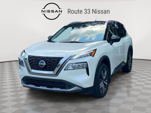 Used 2023 Nissan Rogue SL AWD/4WD image 2
