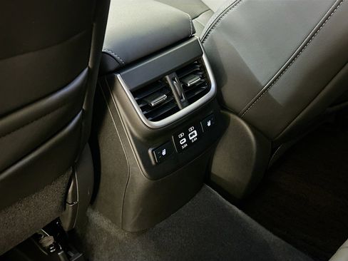 Used 2024 Subaru Outback Limited AWD/4WD image 29