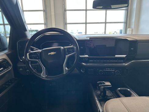 Used 2024 Chevrolet Silverado 1500 LTZ AWD/4WD image 16