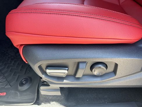 Used 2025 Toyota Tacoma TRD Pro AWD/4WD image 32