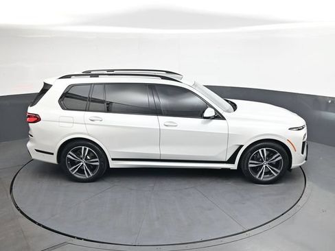 Used 2025 BMW X7 xDrive40i w/ M Sport Package AWD/4WD image 23