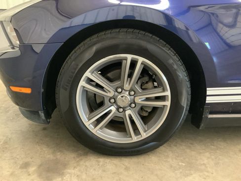 Used 2010 Ford Mustang Premium RWD image 33