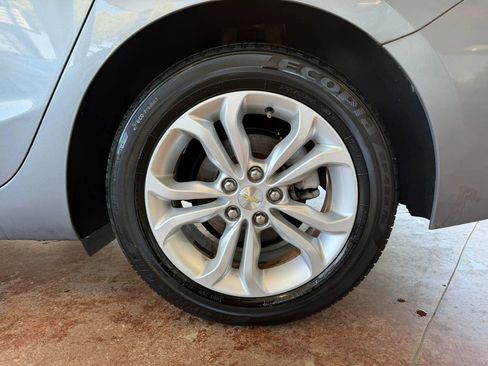 Used 2019 Chevrolet Cruze LT w/ Convenience Package FWD image 26