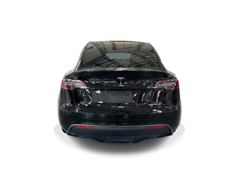 Certified 2022 Tesla Model Y Long Range AWD/4WD image 5