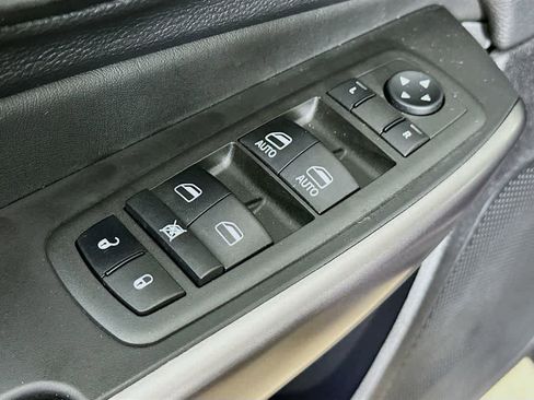 Used 2022 Jeep Cherokee Limited AWD/4WD image 29
