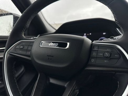 New 2025 Jeep Grand Cherokee L Limited w/ Luxury Tech Group II image 25