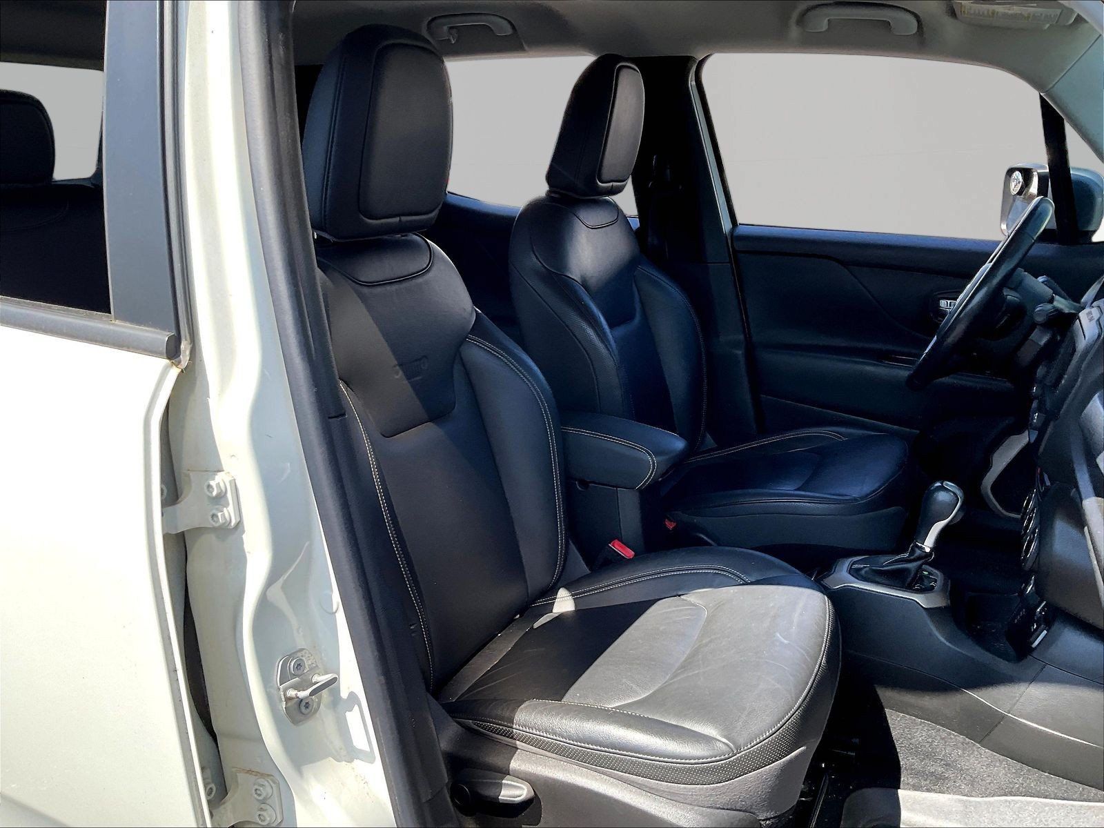 Used 2016 Jeep Renegade Limited AWD/4WD image 28